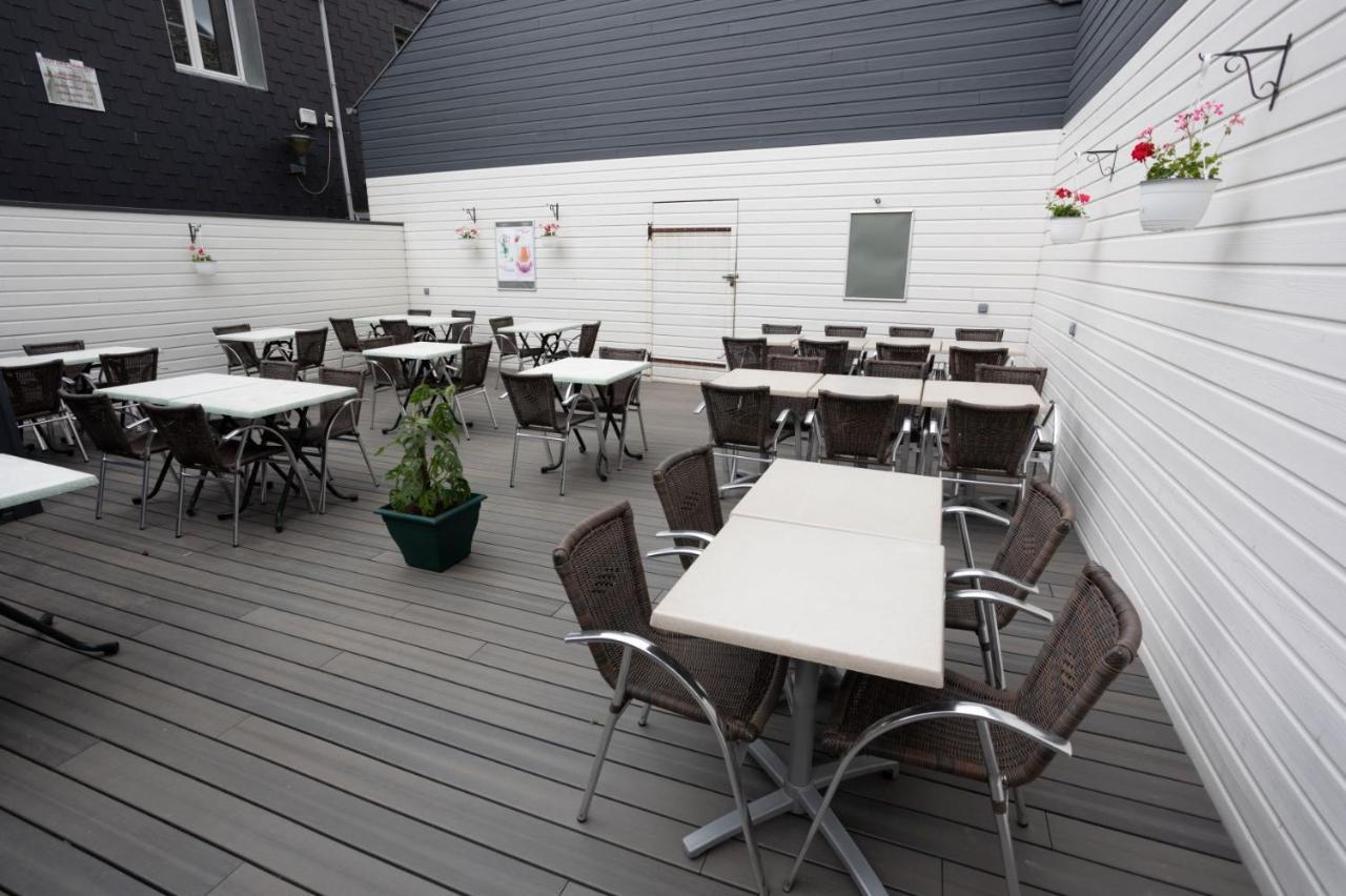 Logis-Hotel & Restaurant Le Carnot Bolbec Exterior foto